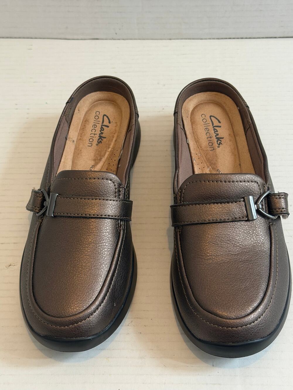 Women's Clarks Bronze Metallic Slip On Mules Flat Comfort Shoes Sz 8.5